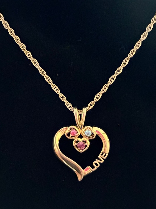 Source Unknown Jewelry - Gold Tone Heart Pendant Necklace.